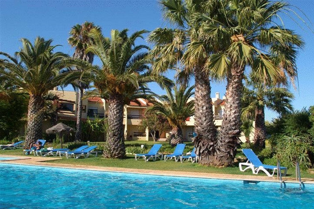 Praia Da Lota Resort - Beachfront Hotel Manta Rota Exterior foto